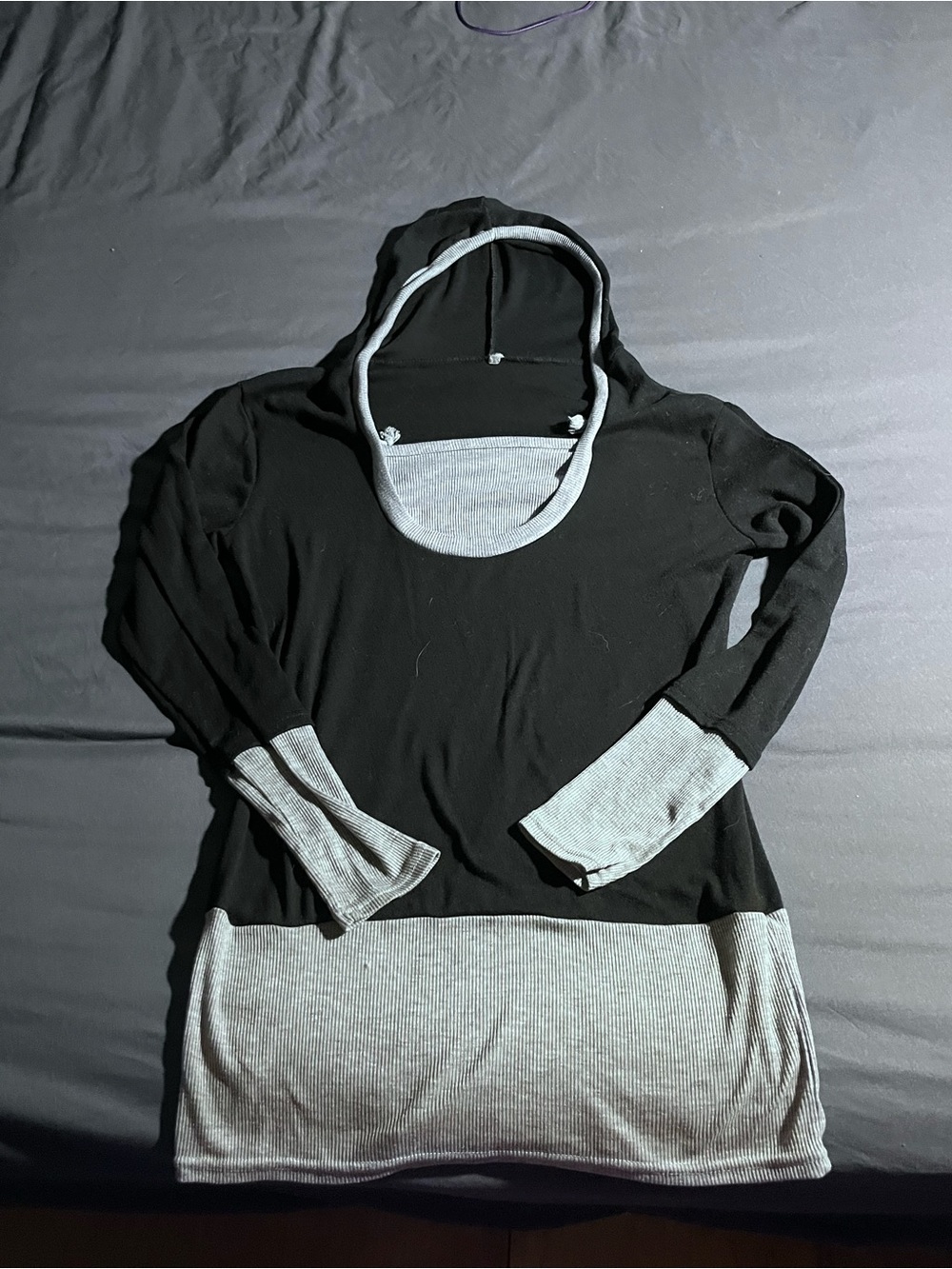 Women’s Black & Light Gray Cowl-Neck Pullover Sweater
